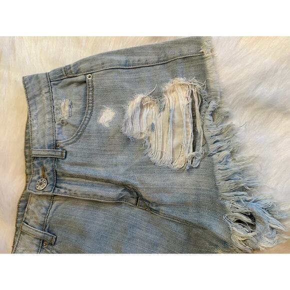BDG Women's Size 26 Light Blue Super High Rise Cheeky Distressed Shorts‎ - Picture 2 of 5